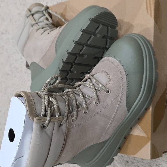 NIB Koolaburra by UGG Women's Deza Lace-Up Utility Boots in Desert Stone - Picture 13 of 14